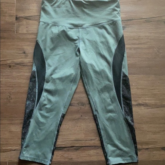 Workout leggings - Picture 1 of 2